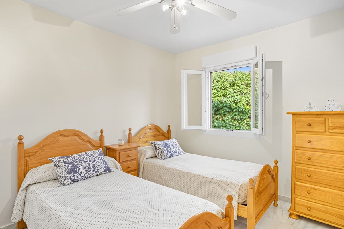 3 quarto Casa em Banda para venda em Golden Mile com piscina - 880 000 € (Ref: 9540046)