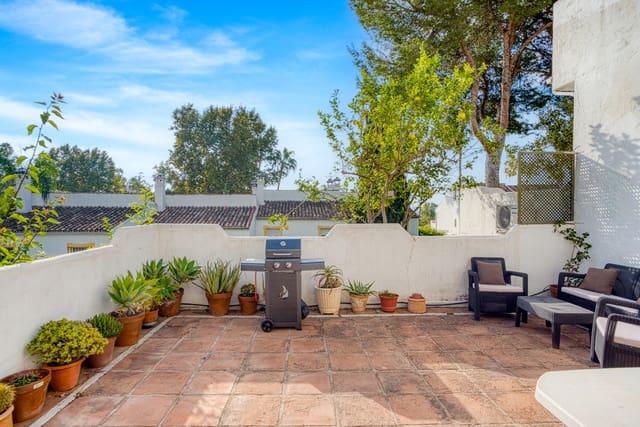 3 quarto Casa em Banda para venda em Golden Mile, Marbella com piscina - 880 000 € (Ref: 9540046)