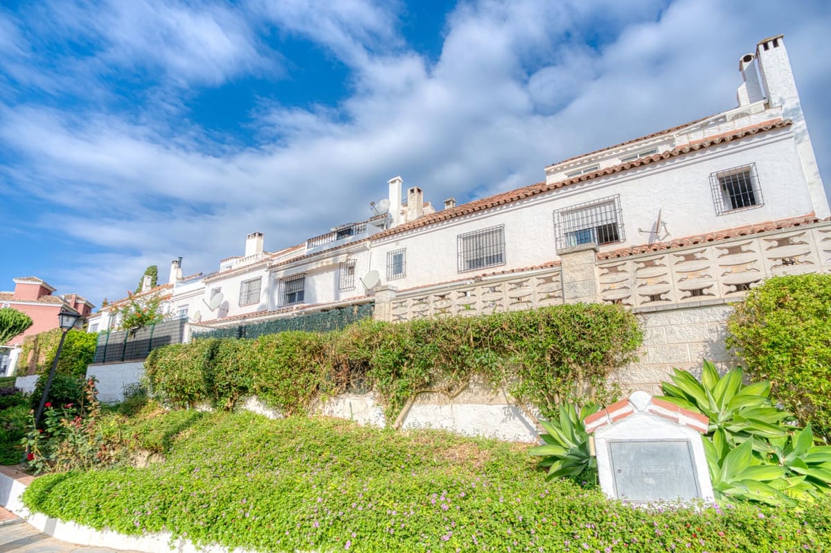 3 quarto Casa em Banda para venda em Golden Mile com piscina - 880 000 € (Ref: 9540046)