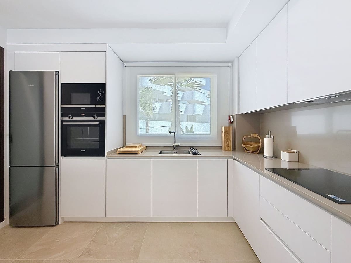 Apartamento de 4 habitaciones en Estepona en venta con piscina - 890.000 € (Ref: 9540049)