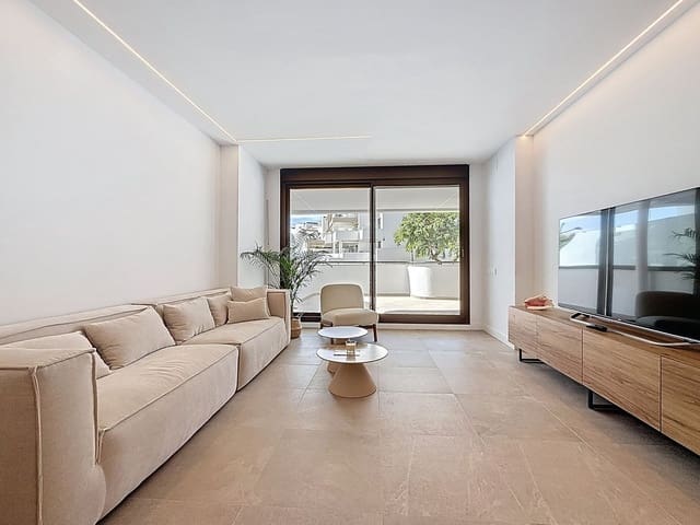 Apartamento de 4 habitaciones en Centro, Estepona en venta con piscina - 890.000 € (Ref: 9540049)