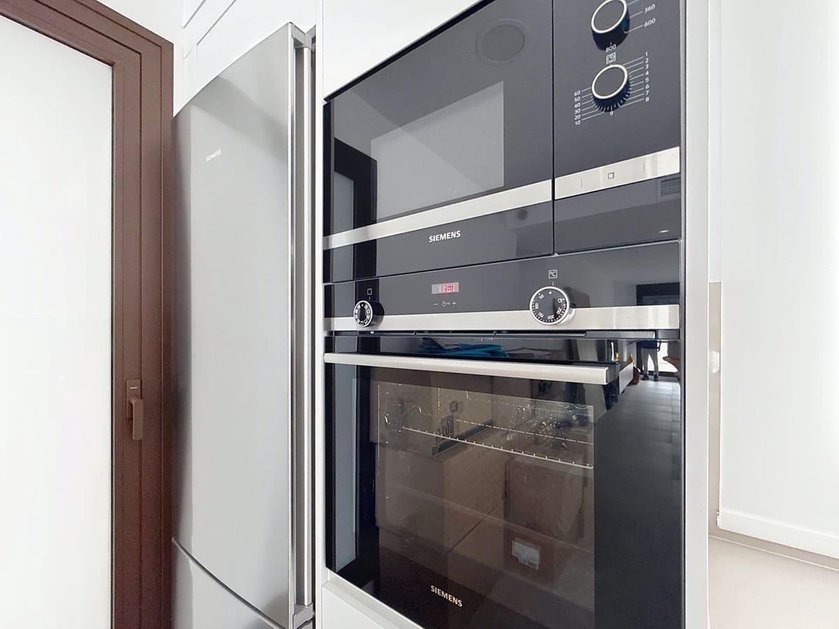 Apartamento de 4 habitaciones en Estepona en venta con piscina - 890.000 € (Ref: 9540049)