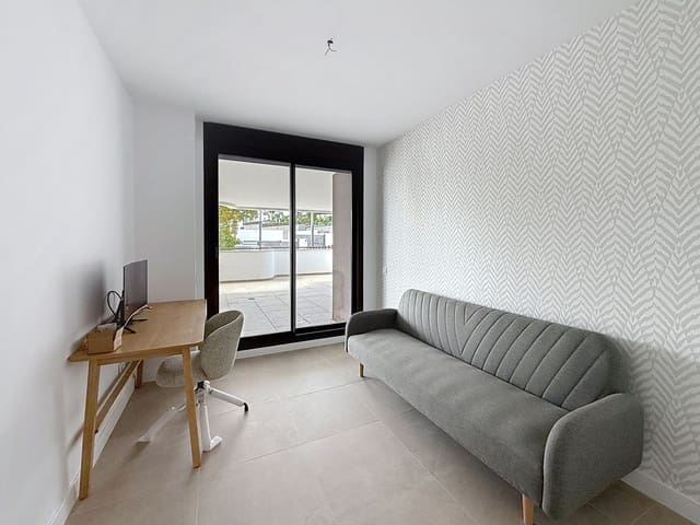 Apartamento de 4 habitaciones en Centro, Estepona en venta con piscina - 890.000 € (Ref: 9540049)