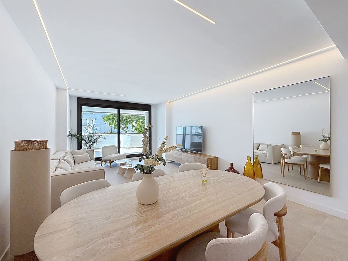 Apartamento de 4 habitaciones en Estepona en venta con piscina - 890.000 € (Ref: 9540049)