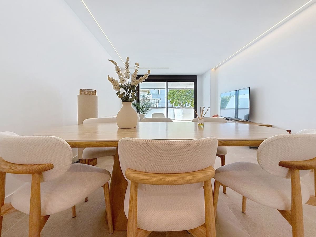 Apartamento de 4 habitaciones en Estepona en venta con piscina - 890.000 € (Ref: 9540049)