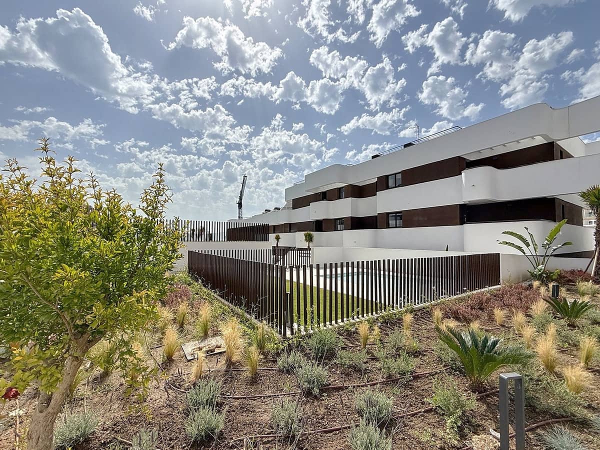 Apartamento de 4 habitaciones en Estepona en venta con piscina - 890.000 € (Ref: 9540049)