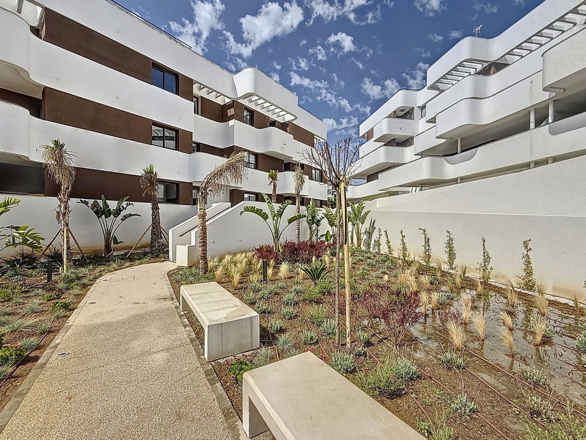 Apartamento de 4 habitaciones en Estepona en venta con piscina - 890.000 € (Ref: 9540049)