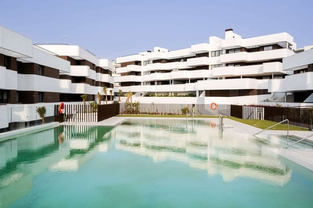Apartamento de 4 habitaciones en Centro, Estepona en venta con piscina - 890.000 € (Ref: 9540050)