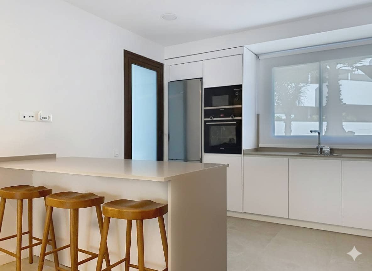 Apartamento de 4 habitaciones en Estepona en venta con piscina - 890.000 € (Ref: 9540050)