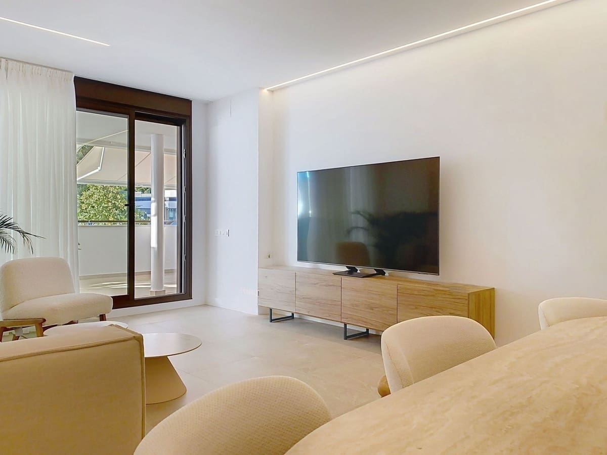 Apartamento de 4 habitaciones en Estepona en venta con piscina - 890.000 € (Ref: 9540050)