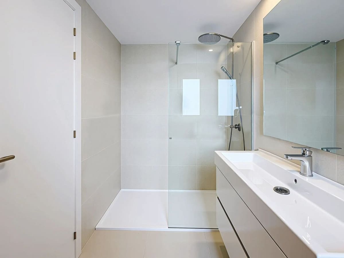 Apartamento de 4 habitaciones en Estepona en venta con piscina - 890.000 € (Ref: 9540050)