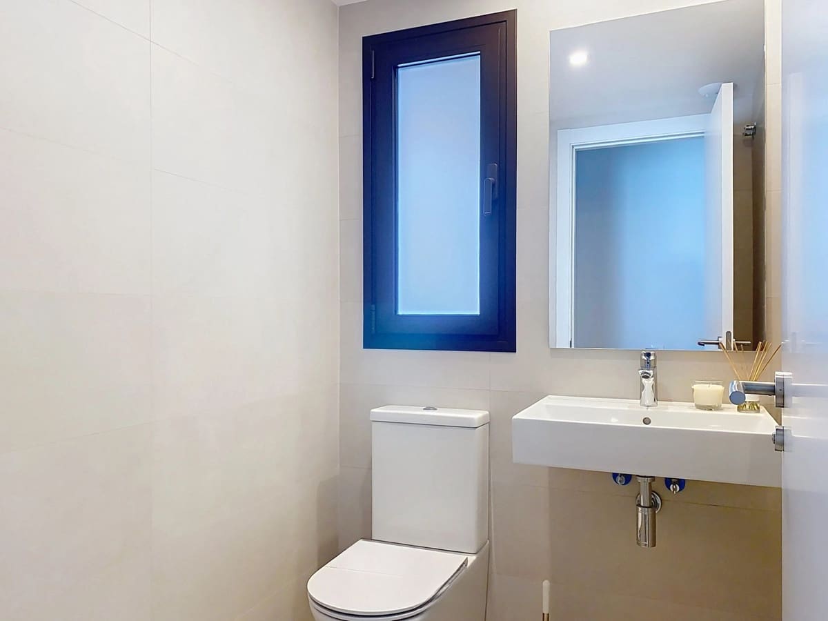 Apartamento de 4 habitaciones en Estepona en venta con piscina - 890.000 € (Ref: 9540050)