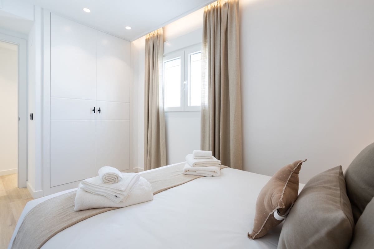 2 soverom Leilighet til salgs i Nueva Andalucia med svømmebasseng - € 890 000 (Ref: 9540051)