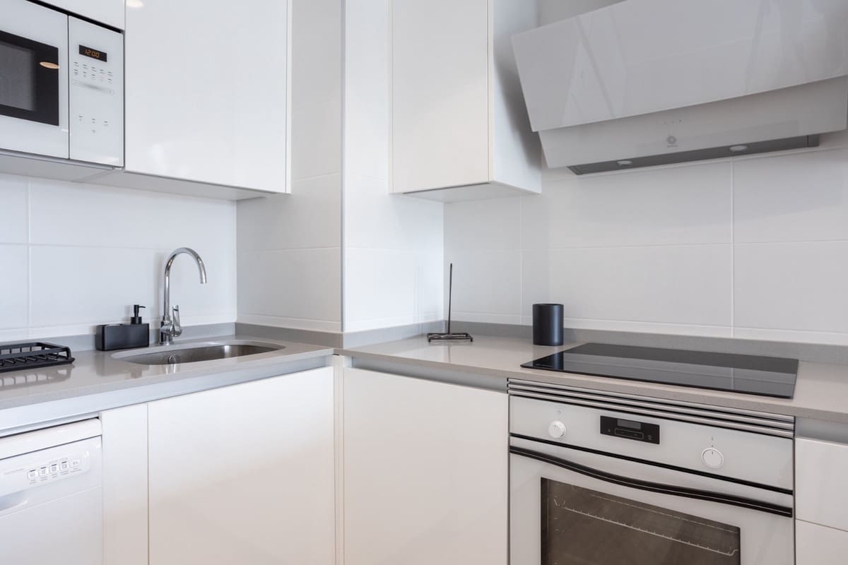 2 soverom Leilighet til salgs i Nueva Andalucia med svømmebasseng - € 890 000 (Ref: 9540051)