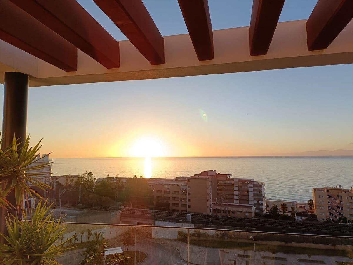 3 soveværelse Penthouse til salg i Fuengirola med swimmingpool - € 890.000 (Ref: 9540052)