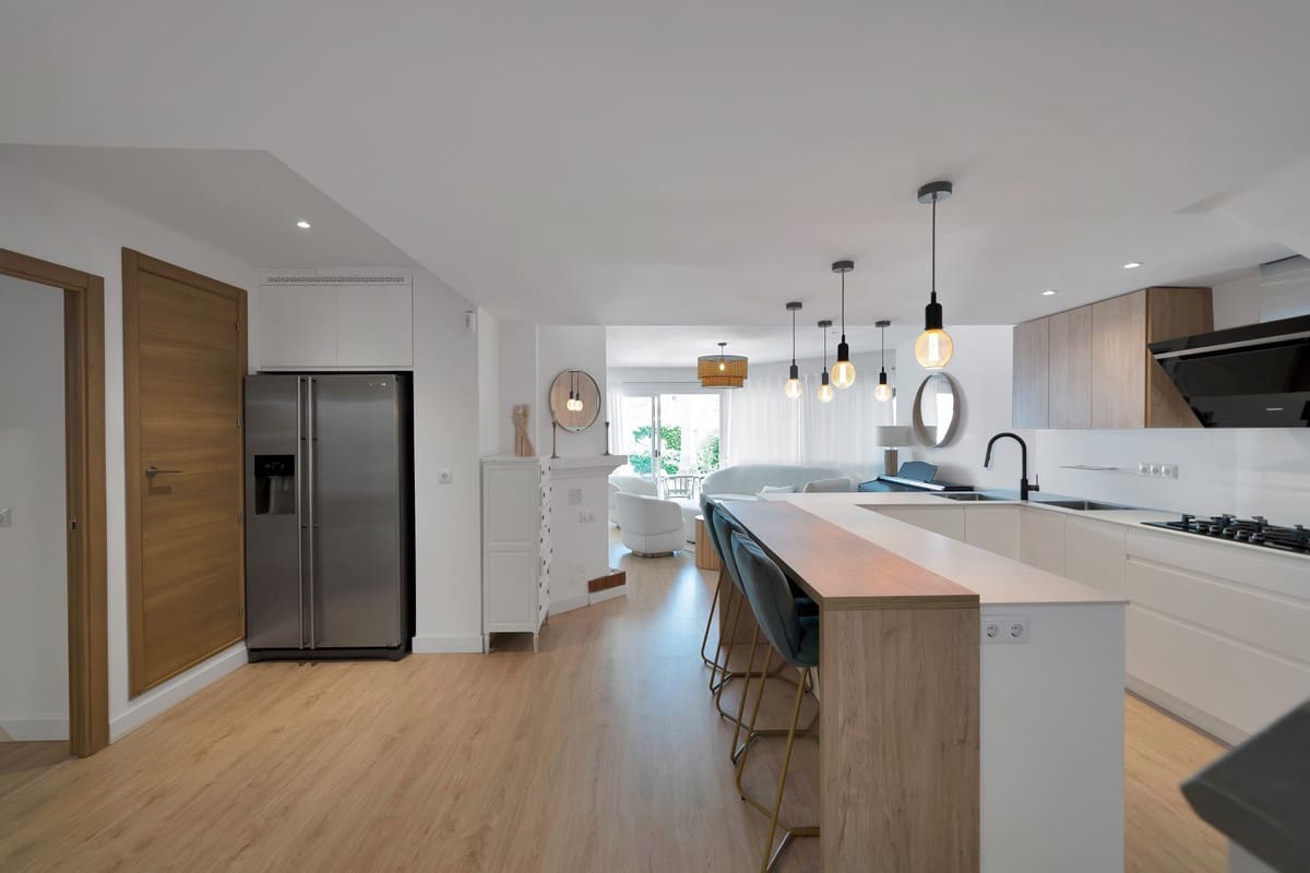 4 soverom Hus til salgs i Golden Mile med svømmebasseng - € 890 000 (Ref: 9540053)