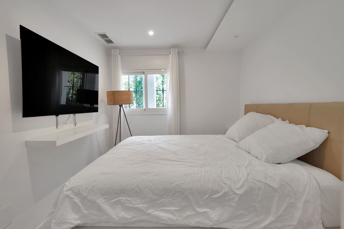 4 soverom Hus til salgs i Golden Mile med svømmebasseng - € 890 000 (Ref: 9540053)