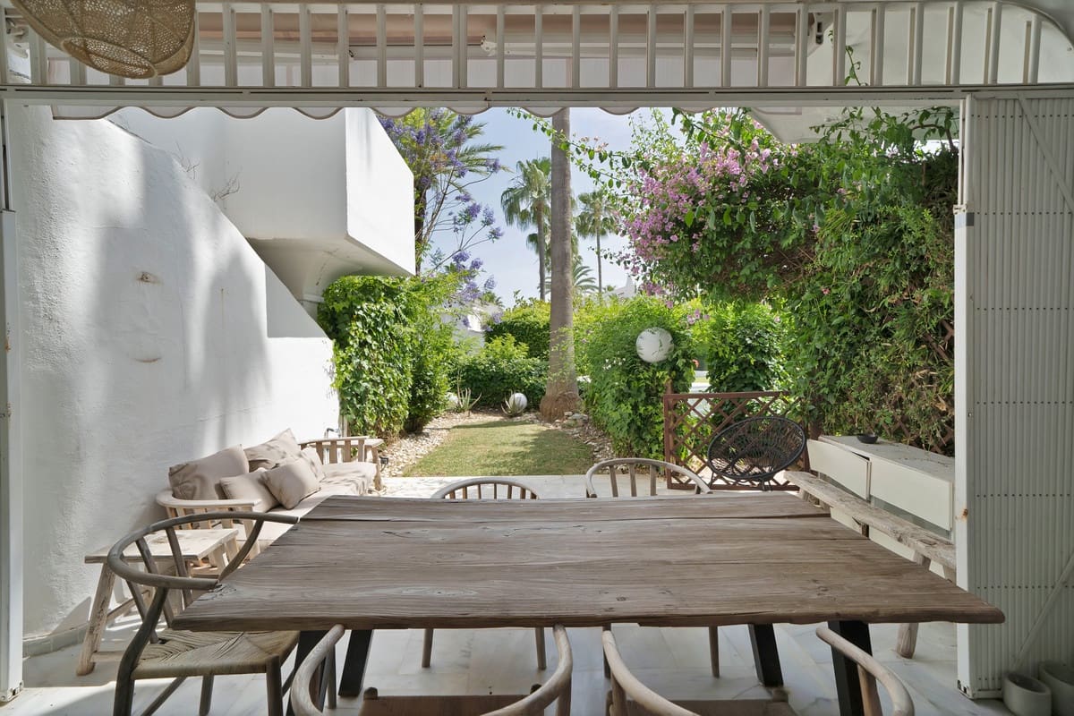 4 soverom Hus til salgs i Golden Mile med svømmebasseng - € 890 000 (Ref: 9540053)