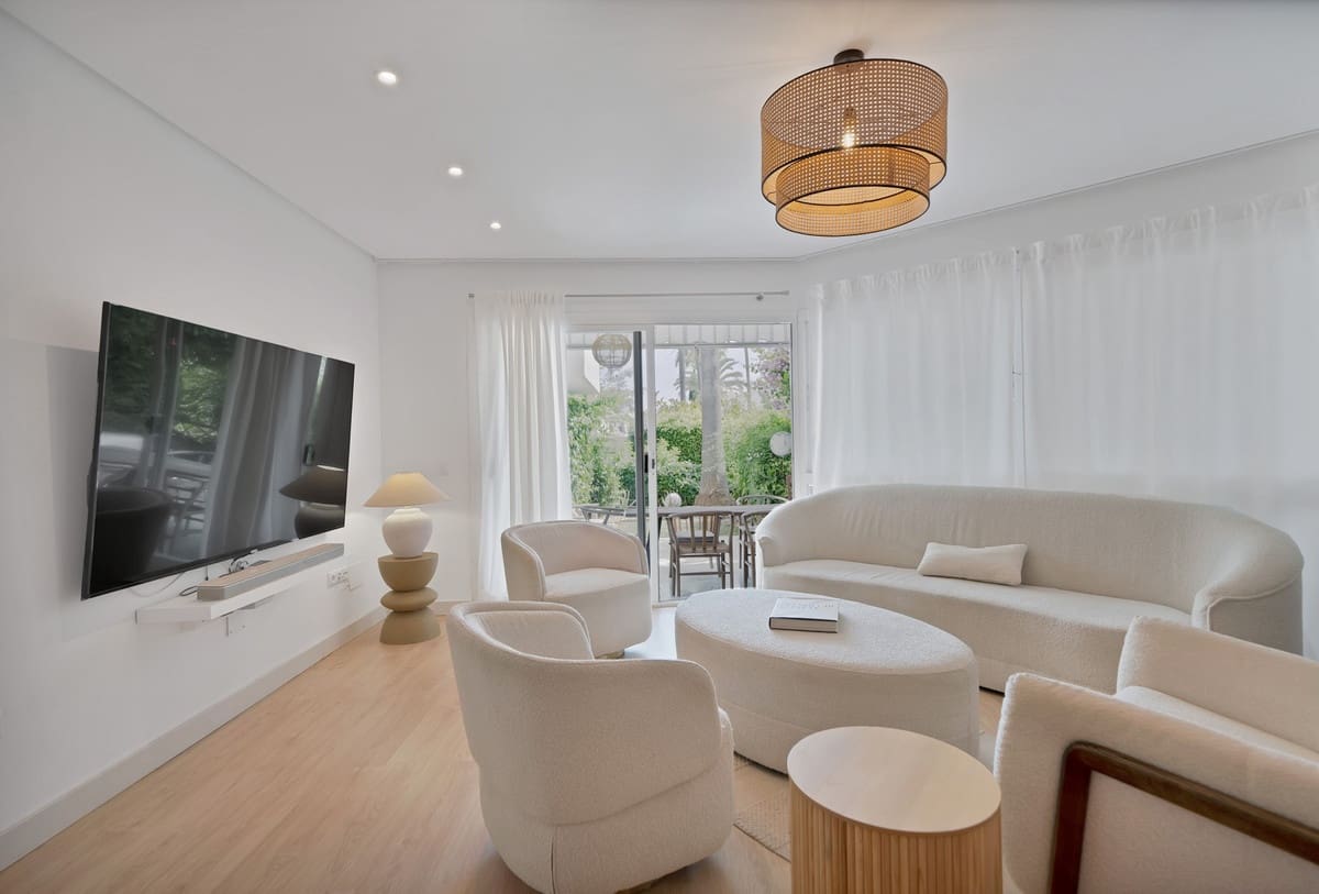 4 soverom Hus til salgs i Golden Mile med svømmebasseng - € 890 000 (Ref: 9540053)