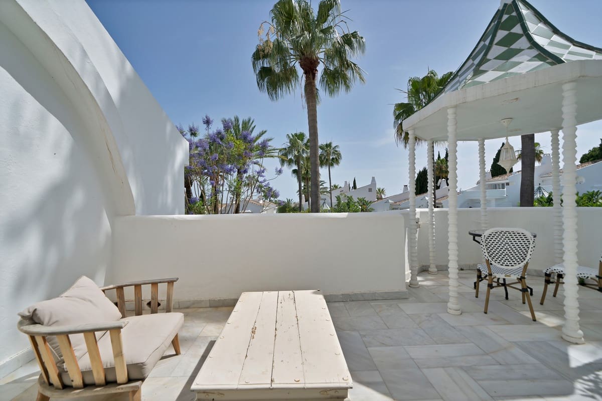 4 soverom Hus til salgs i Golden Mile med svømmebasseng - € 890 000 (Ref: 9540053)