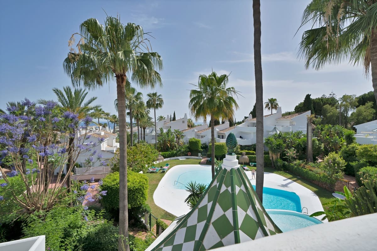 4 soverom Hus til salgs i Golden Mile med svømmebasseng - € 890 000 (Ref: 9540053)