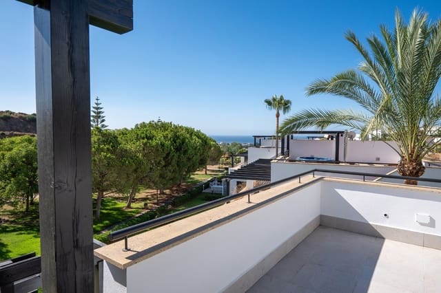 3 bedroom Townhouse for sale in Marbella with pool - € 895,000 (Ref: 9540060)