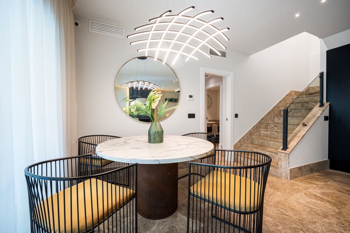 3 bedroom Townhouse for sale in Marbella with pool - € 895,000 (Ref: 9540060)