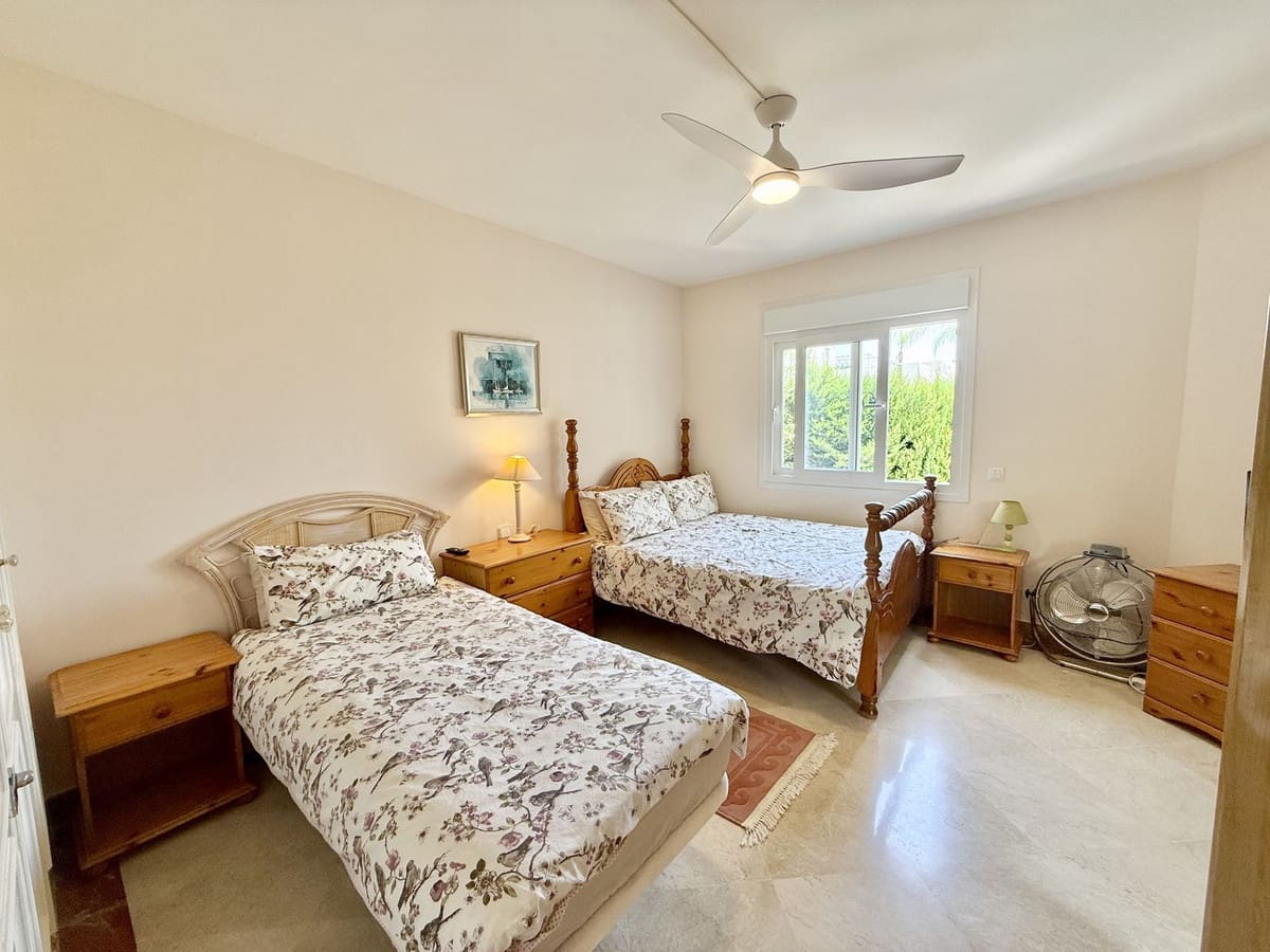 4 quarto Casa em Banda para venda em La Quinta com piscina - 895 000 € (Ref: 9540061)