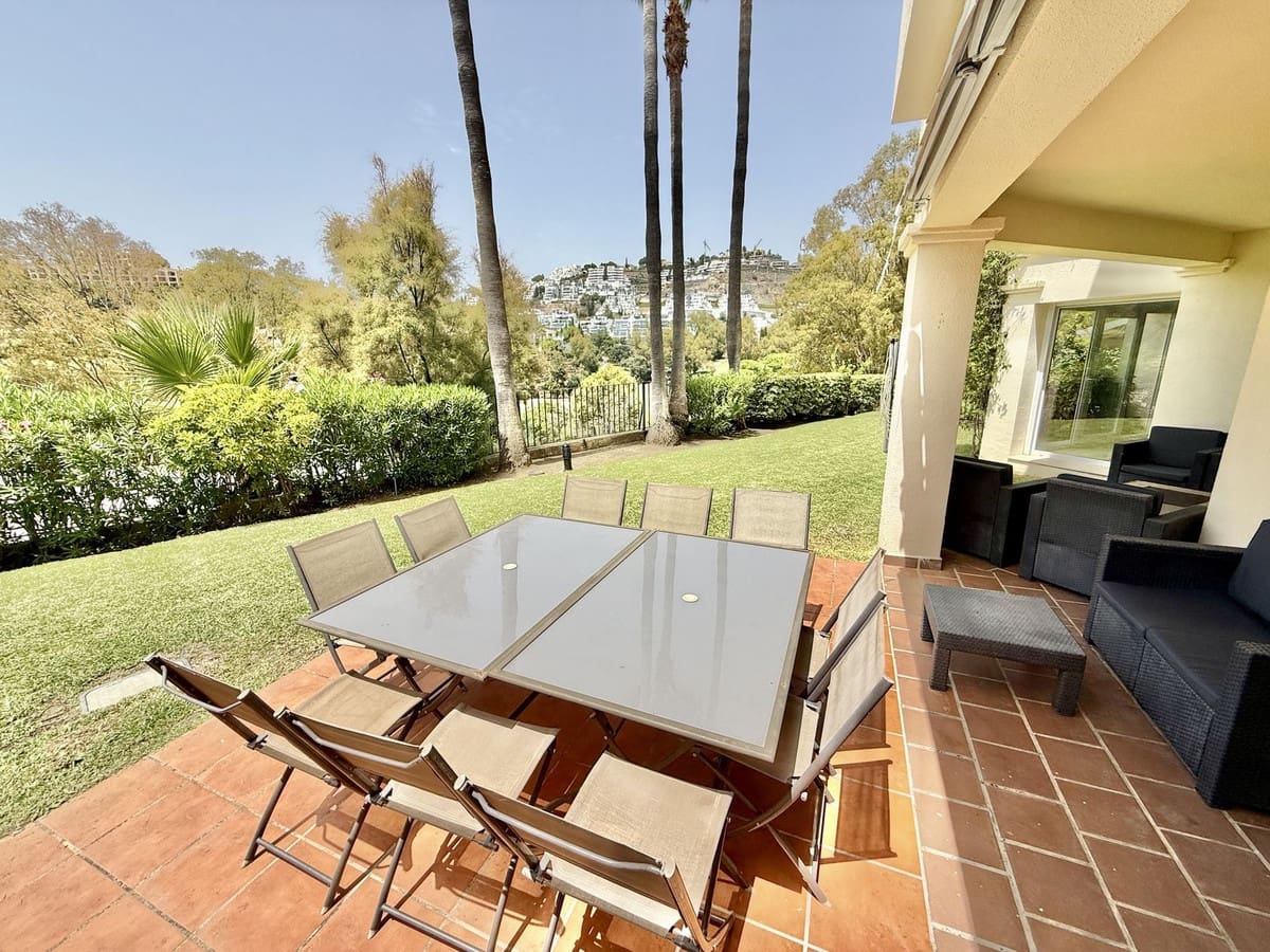 4 quarto Casa em Banda para venda em La Quinta com piscina - 895 000 € (Ref: 9540061)