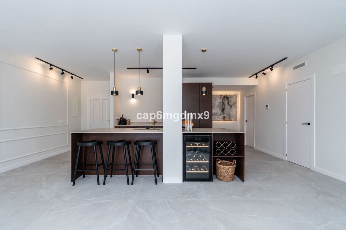 3 makuuhuone Huoneisto myytävänä paikassa La Quinta mukana uima-altaan - 899 000 € (Ref: 9540062)