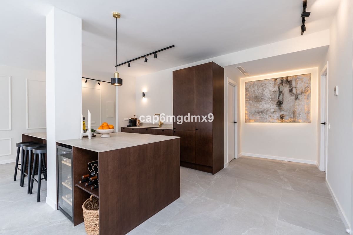 3 makuuhuone Huoneisto myytävänä paikassa La Quinta mukana uima-altaan - 899 000 € (Ref: 9540062)