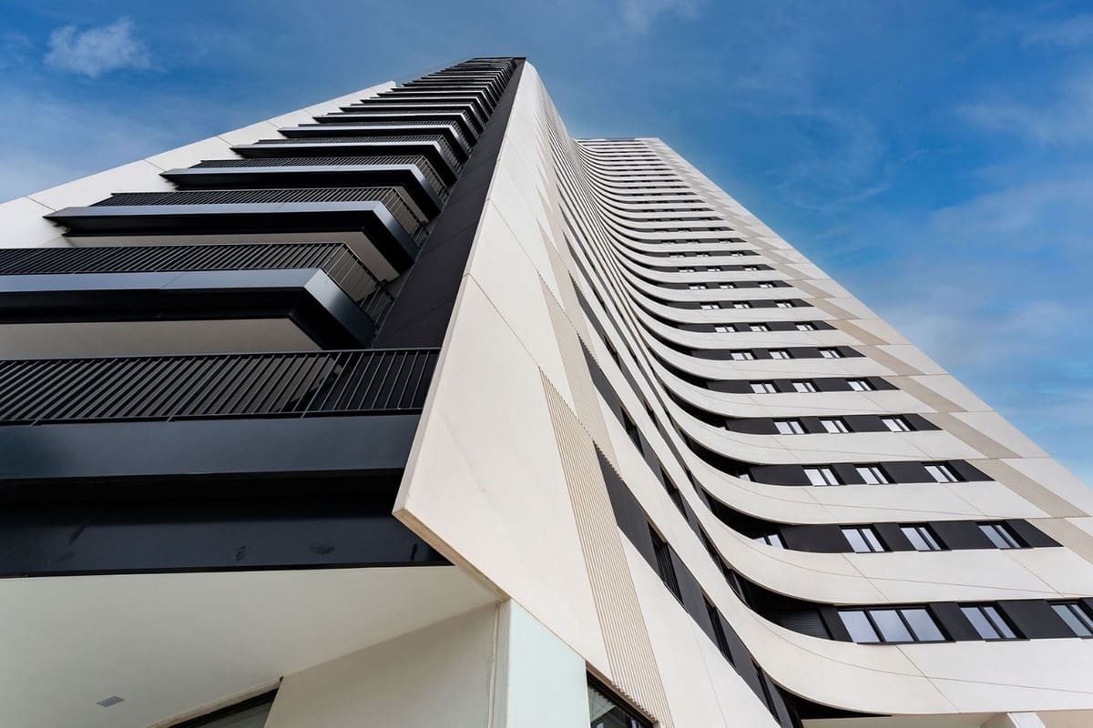 3 sypialnia Apartament na sprzedaż w Miasto Malaga z basenem garażem - 899 000 € (Ref: 9540063)