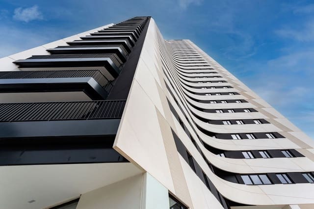 3 sypialnia Apartament na sprzedaż w Centro Historico, Miasto Málaga z basenem garażem - 899 000 € (Ref: 9540063)