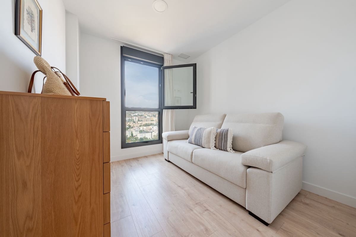 3 sypialnia Apartament na sprzedaż w Miasto Malaga z basenem garażem - 899 000 € (Ref: 9540063)