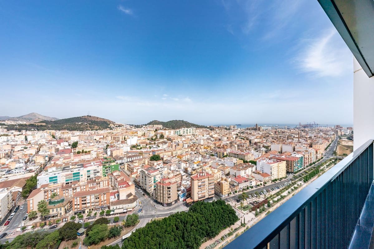 3 sypialnia Apartament na sprzedaż w Miasto Malaga z basenem garażem - 899 000 € (Ref: 9540063)