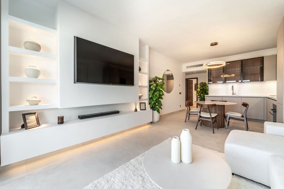 3 quarto Penthouse para venda em La Quinta com piscina garagem - 899 000 € (Ref: 9540064)