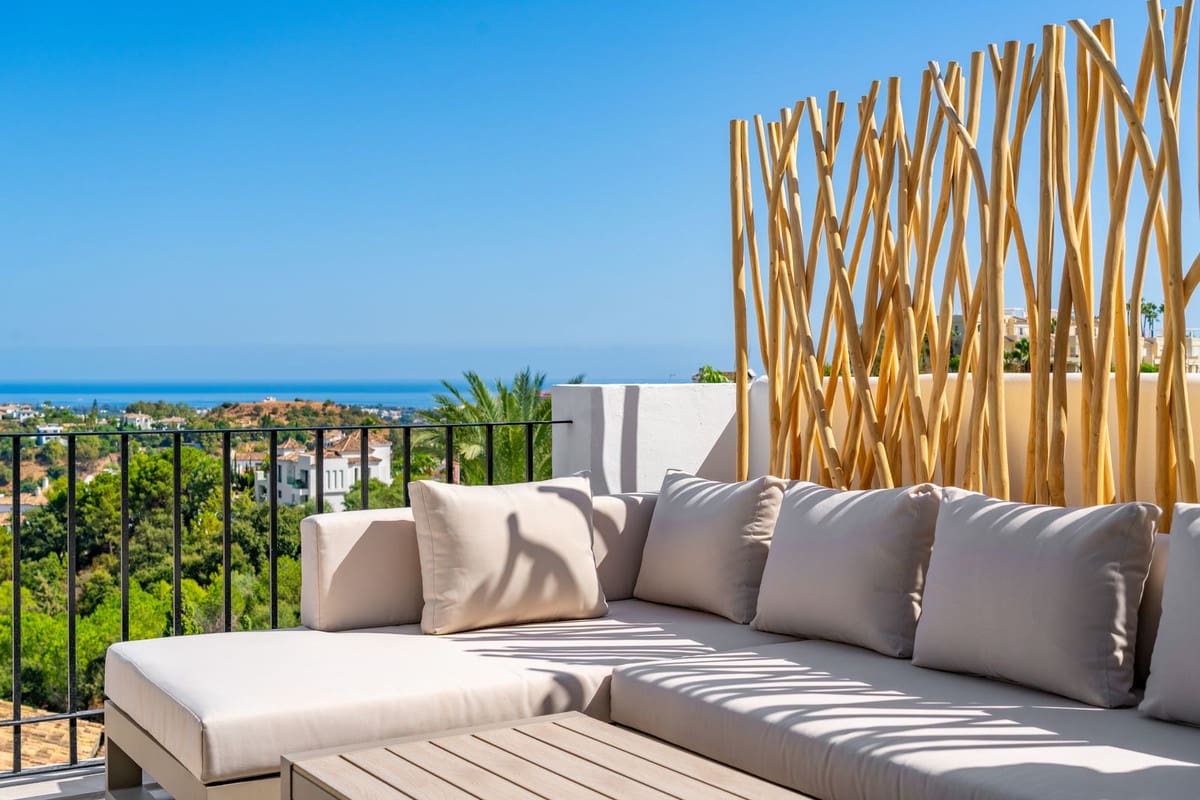 3 quarto Penthouse para venda em La Quinta com piscina garagem - 899 000 € (Ref: 9540064)