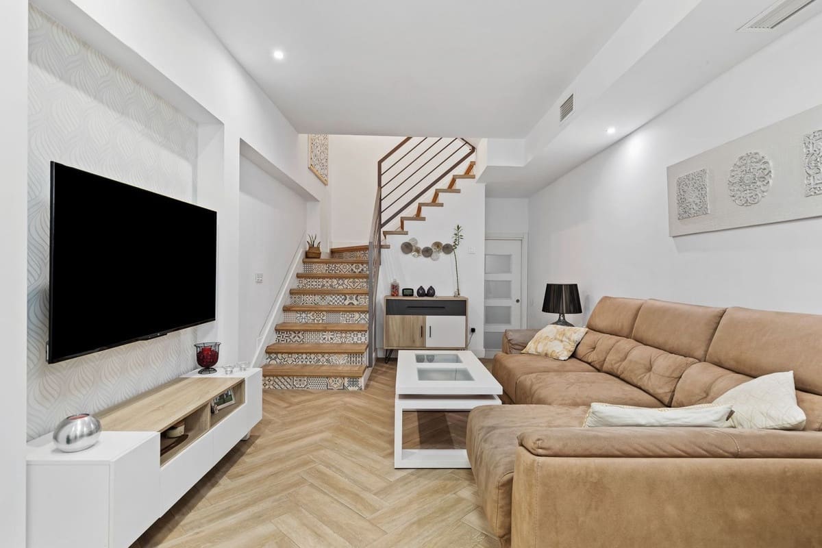 4 camera da letto Villa in vendita in Estepona con garage - 899.000 € (Rif: 9540065)