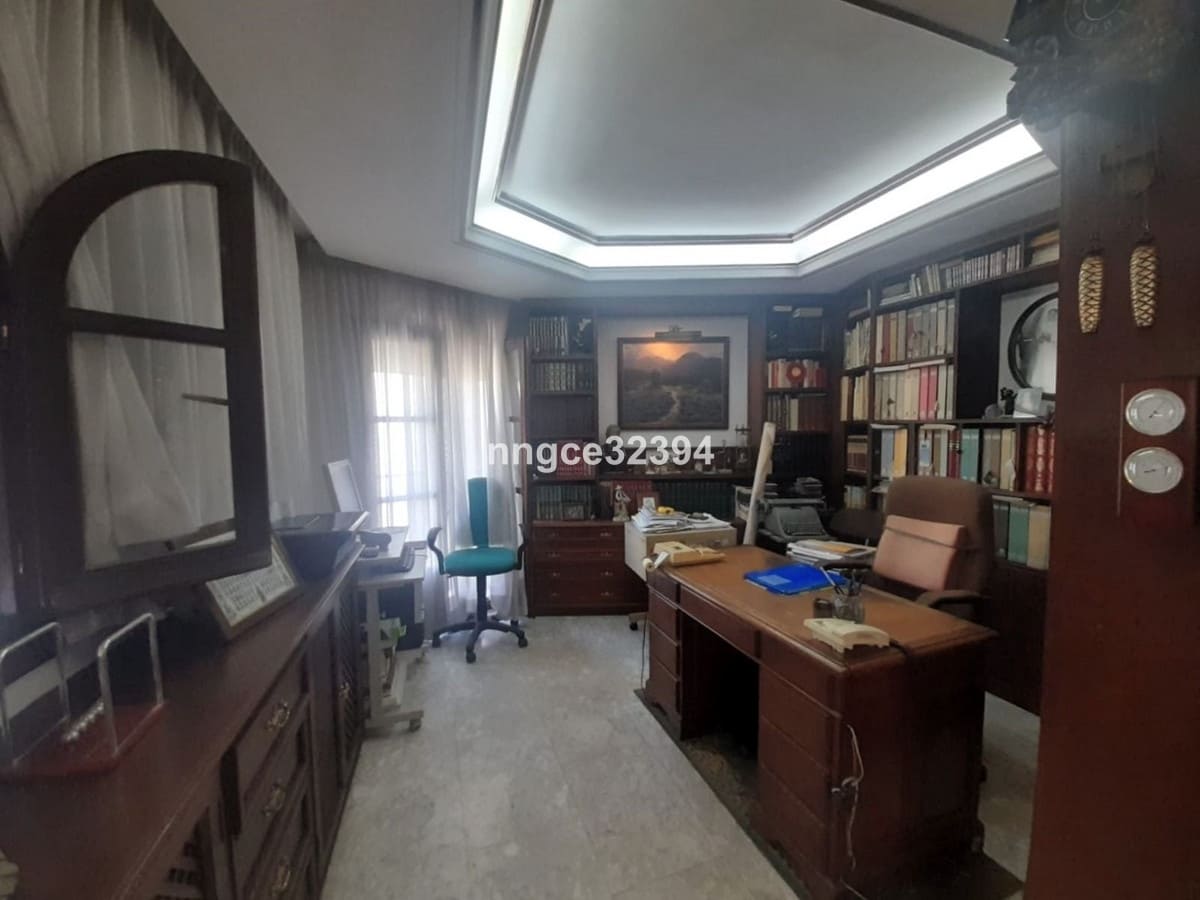 8 sovrum Villa till salu i San Pedro de Alcantara med pool garage - 899 900 € (Ref: 9540067)