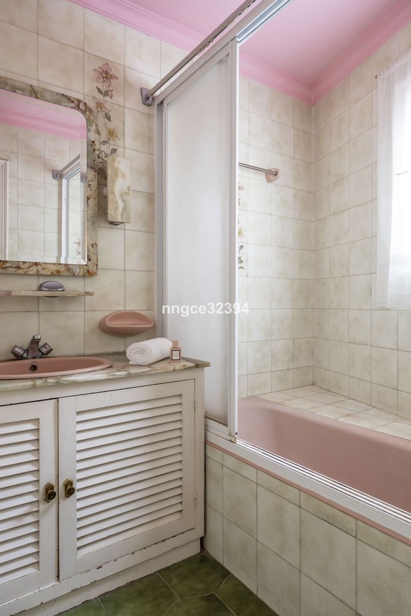 8 sovrum Villa till salu i San Pedro de Alcantara med pool garage - 899 900 € (Ref: 9540067)