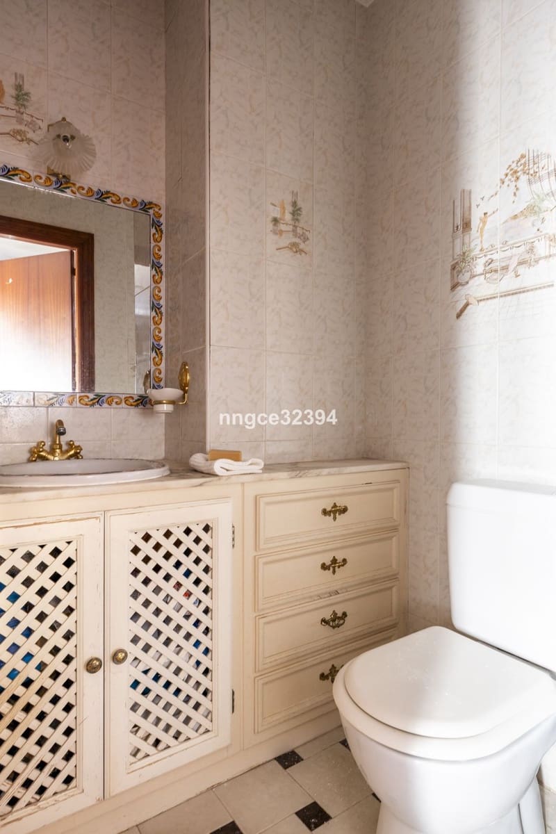 8 sovrum Villa till salu i San Pedro de Alcantara med pool garage - 899 900 € (Ref: 9540067)