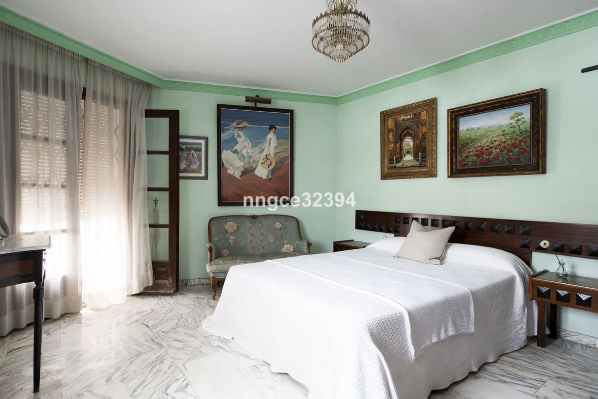 8 sovrum Villa till salu i San Pedro de Alcantara med pool garage - 899 900 € (Ref: 9540067)