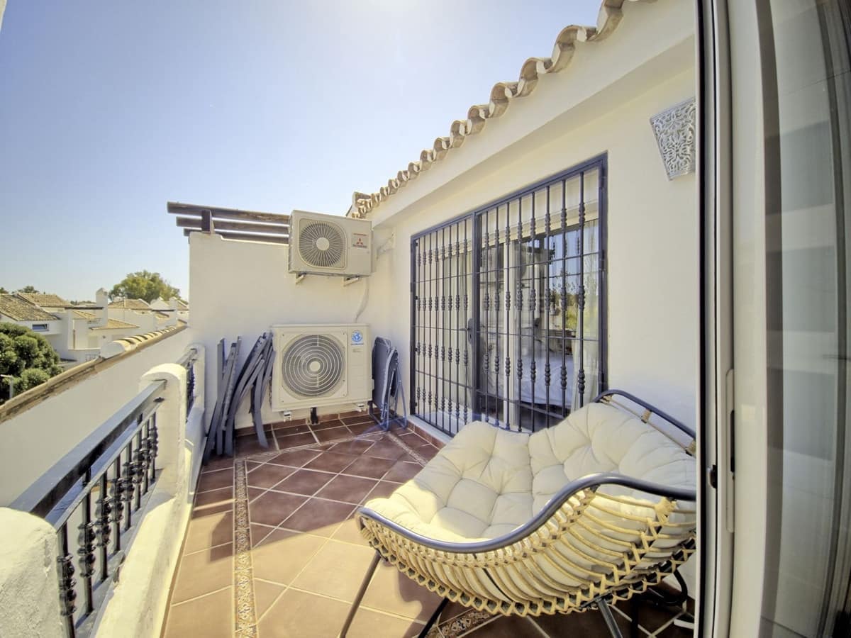 6 bedroom Townhouse for sale in Nueva Andalucia with pool - € 899,999 (Ref: 9540069)