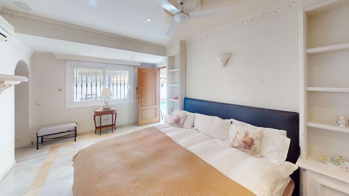 4 soveværelse Villa til salg i Costalita med swimmingpool - € 900.000 (Ref: 9540070)