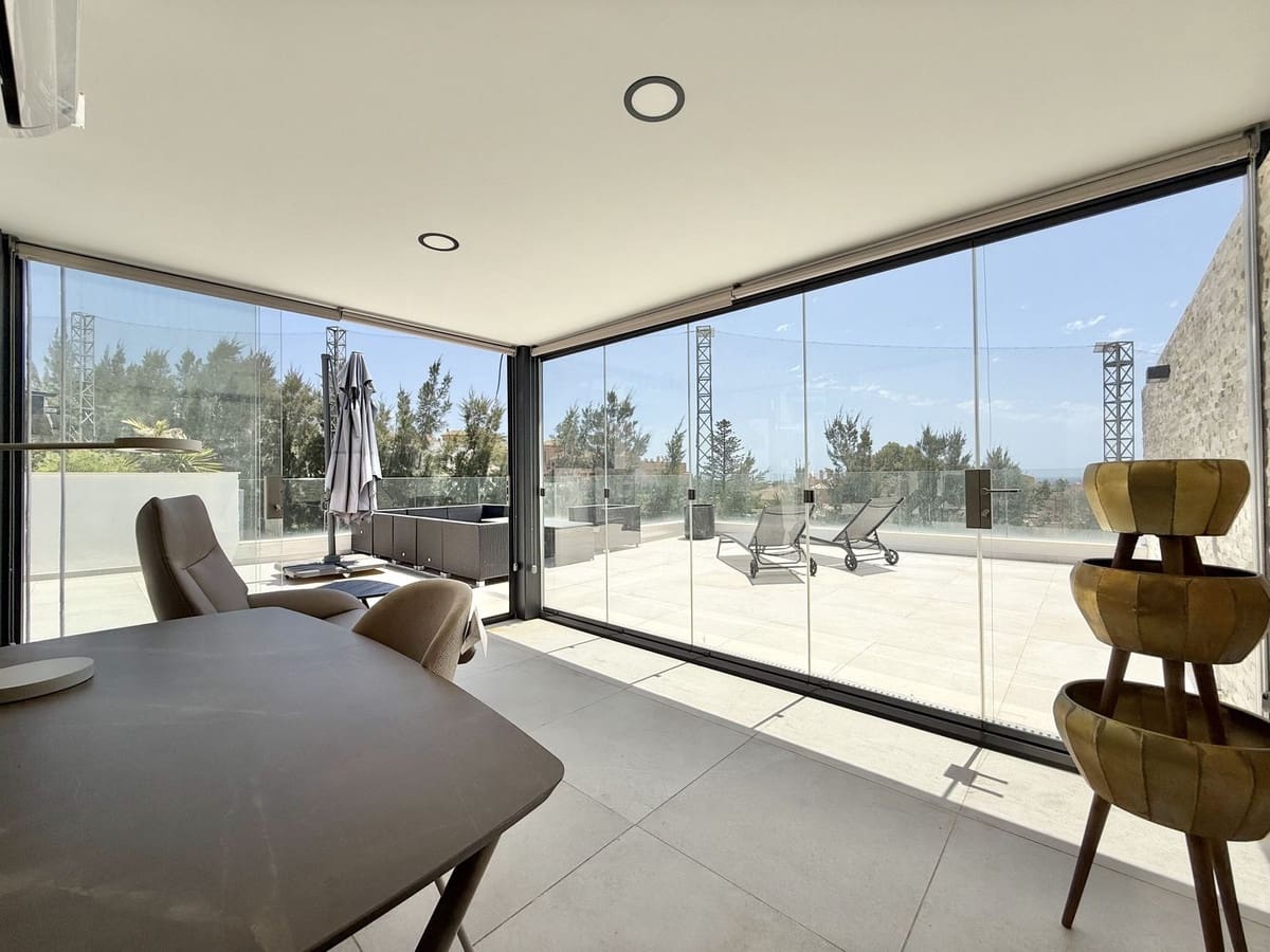 3 makuuhuone Kattohuoneisto myytävänä paikassa Cabopino mukana uima-altaan - 918 000 € (Ref: 9540072)