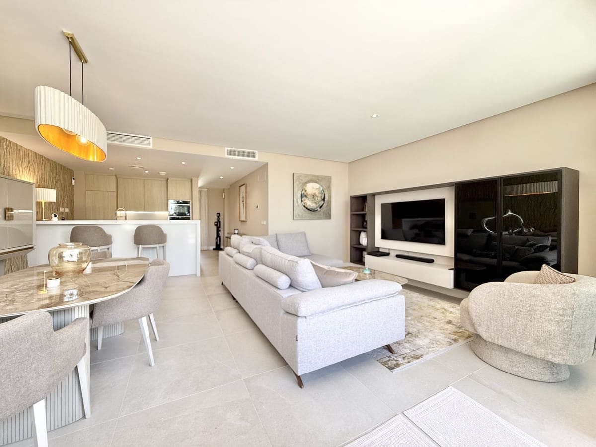 3 makuuhuone Kattohuoneisto myytävänä paikassa Cabopino mukana uima-altaan - 918 000 € (Ref: 9540072)