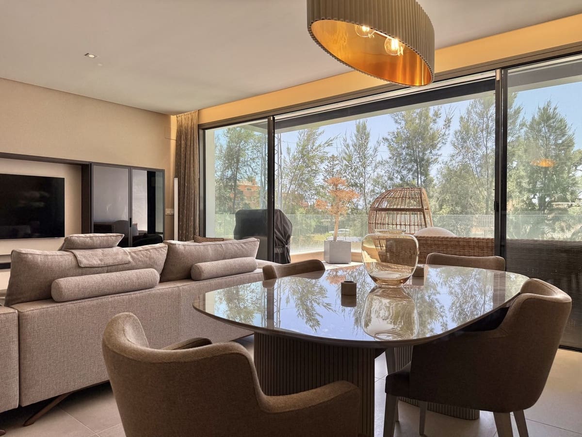 3 makuuhuone Kattohuoneisto myytävänä paikassa Cabopino mukana uima-altaan - 918 000 € (Ref: 9540072)