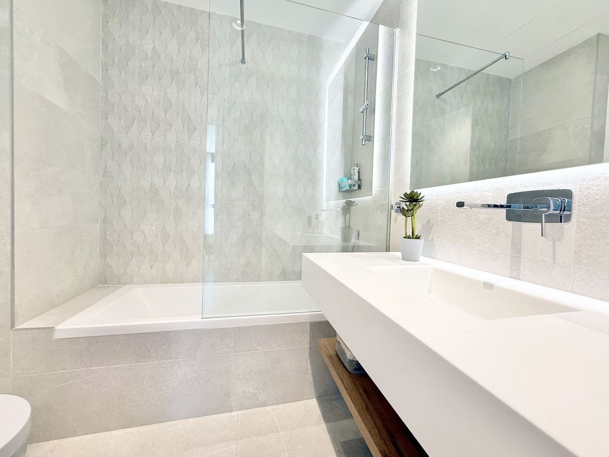 3 makuuhuone Kattohuoneisto myytävänä paikassa Cabopino mukana uima-altaan - 918 000 € (Ref: 9540072)