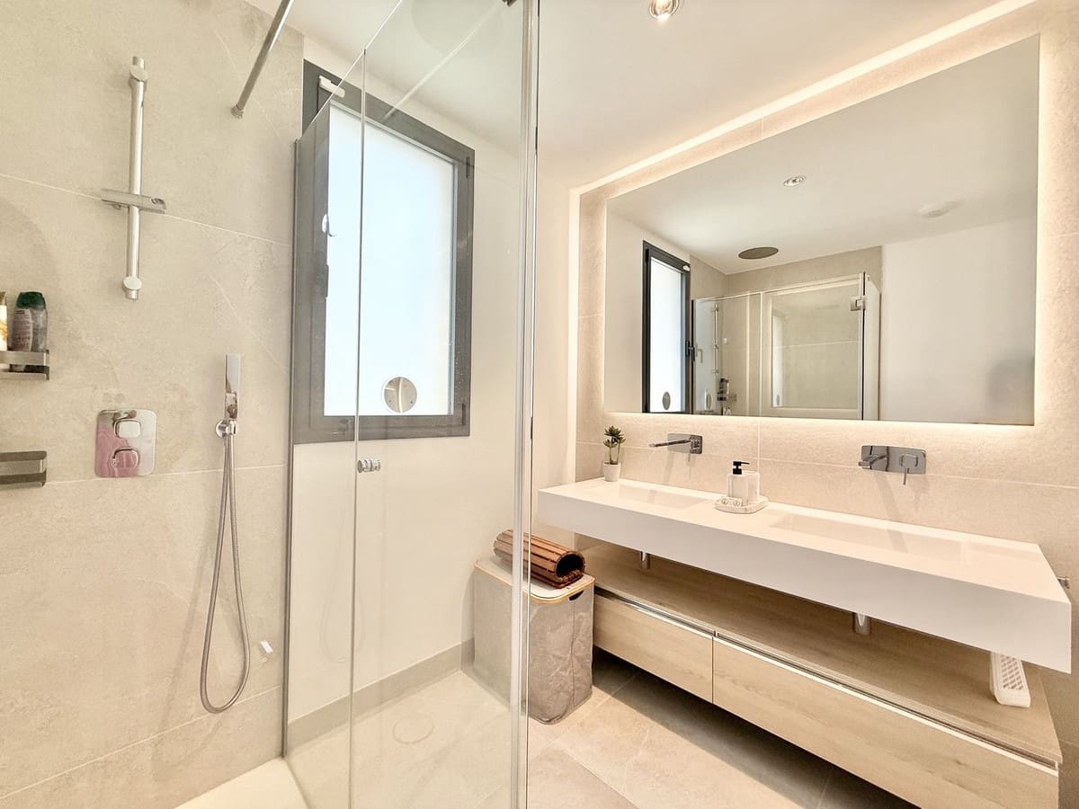 3 makuuhuone Kattohuoneisto myytävänä paikassa Cabopino mukana uima-altaan - 918 000 € (Ref: 9540072)