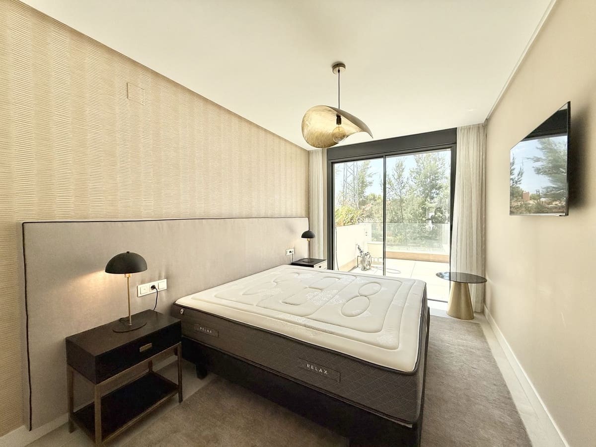 3 makuuhuone Kattohuoneisto myytävänä paikassa Cabopino mukana uima-altaan - 918 000 € (Ref: 9540072)